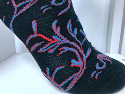 Длинные мужские носки, изготовленные из 5% спандекса и с красочным дизайном
