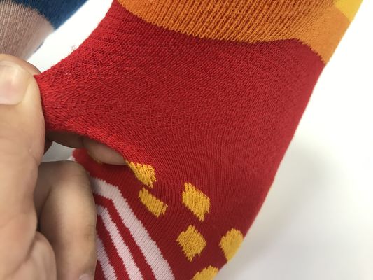 Противоскользящие спортивные носки LZ-21-antilsip 01