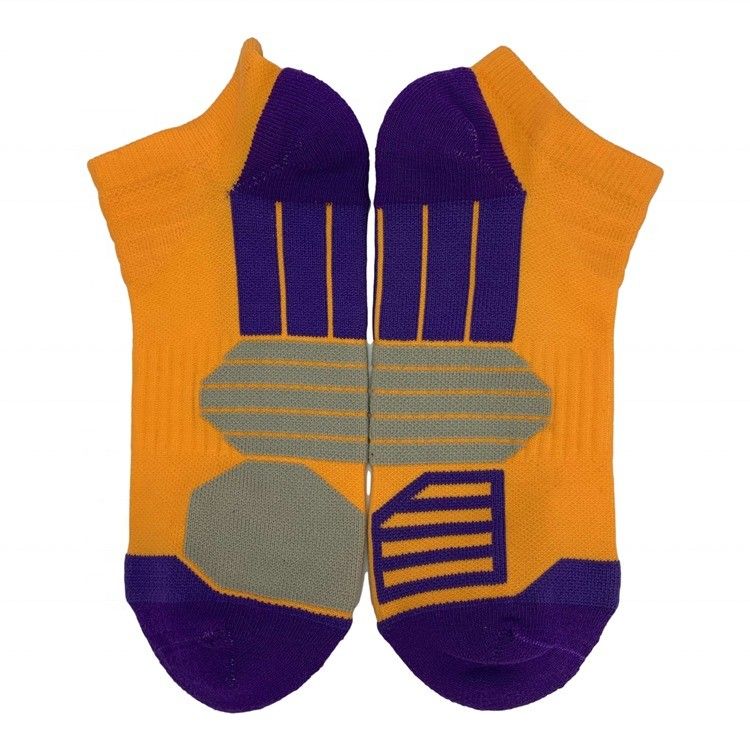 OEM Custom Combed Cotton Walking Sport Ankle Short Cut Трикотажные носки для мужчин 39-41